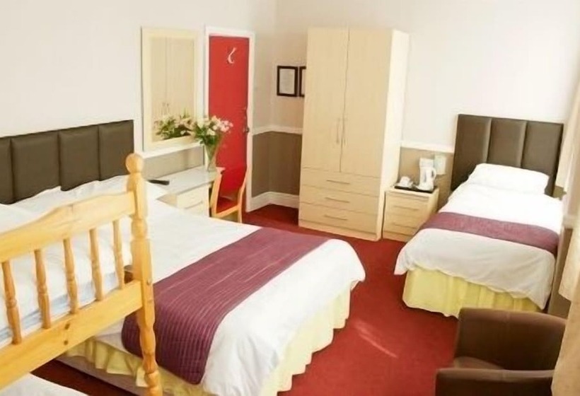 家庭间, At Caledonia