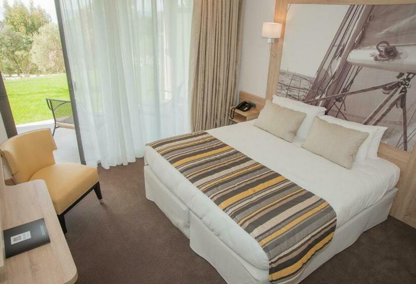 Номер Комфорт, Davia