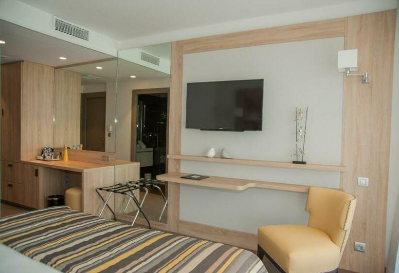 Номер Комфорт, Davia