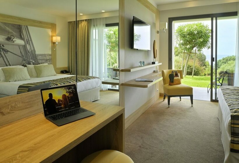 Номер Комфорт, Davia