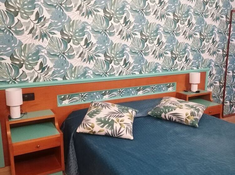 四人标准间, Esperia