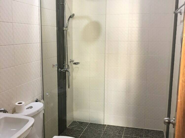 اتاق استاندارد, Kanbawza Hinthar