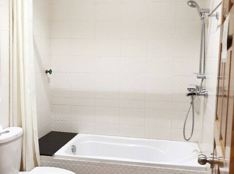 اتاق سوپریور, Kanbawza Hinthar