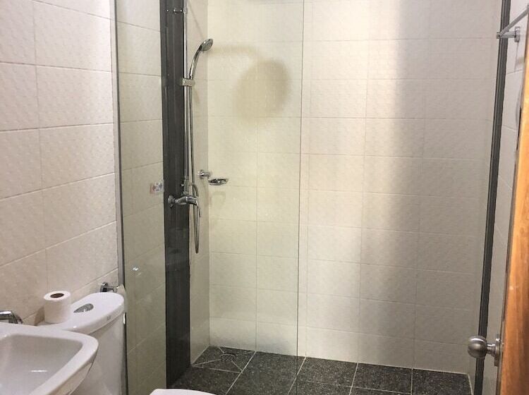 اتاق استاندارد, Kanbawza Hinthar