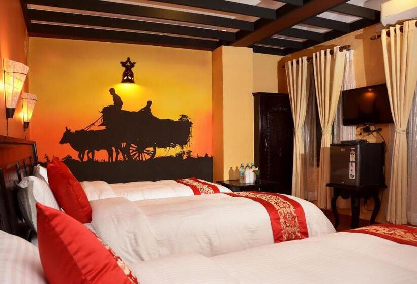 اتاق استاندارد سه نفره, Kasthamandap Boutique