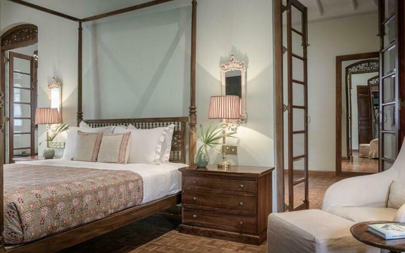 スーペリアールーム, Maniumpathy