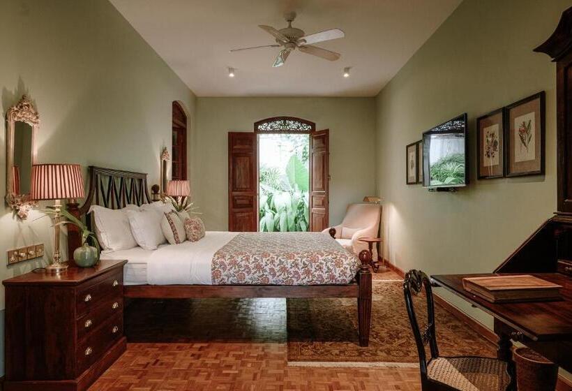 キングサイズベッドのスーペリアルーム, Maniumpathy