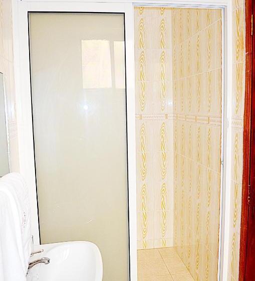 غرفة قياسية مزوَّدة بشُرفة, Marie S Royale