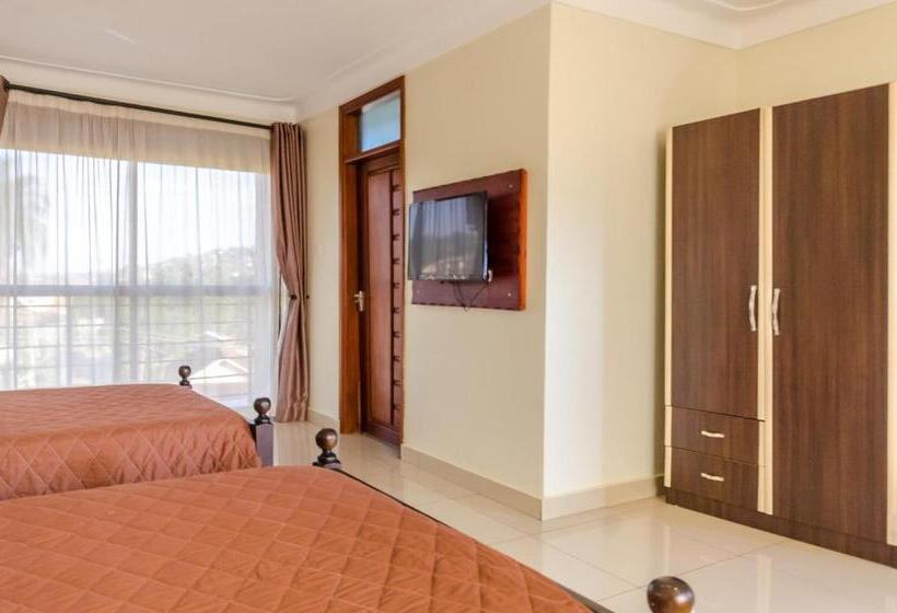 غرفة قياسية مزوَّدة بشُرفة, Marie S Royale