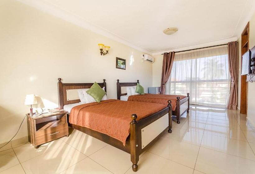 غرفة قياسية مزوَّدة بشُرفة, Marie S Royale