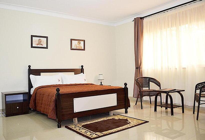 جناح, Marie S Royale