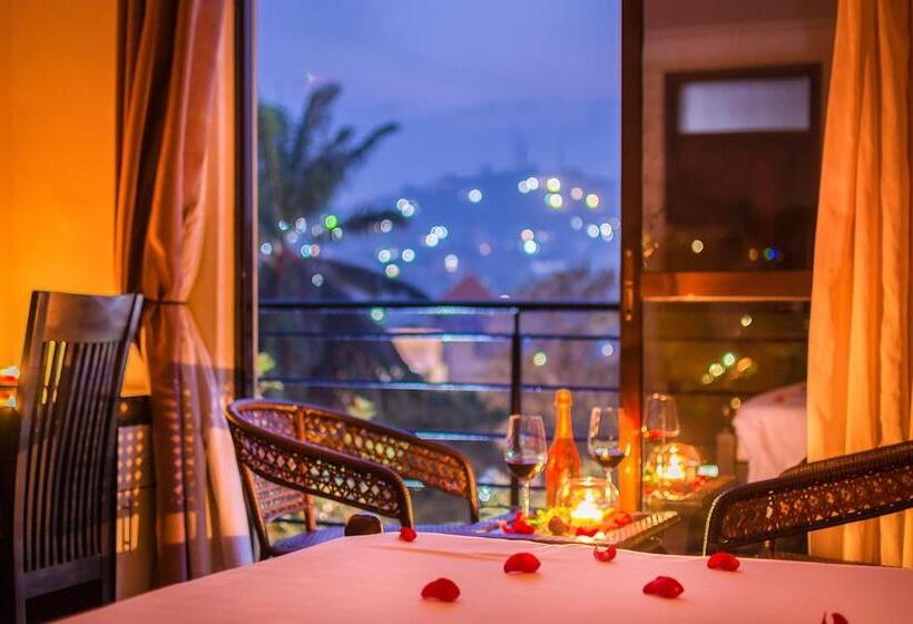 جناح, Marie S Royale