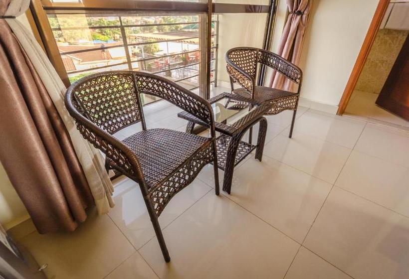 جناح, Marie S Royale