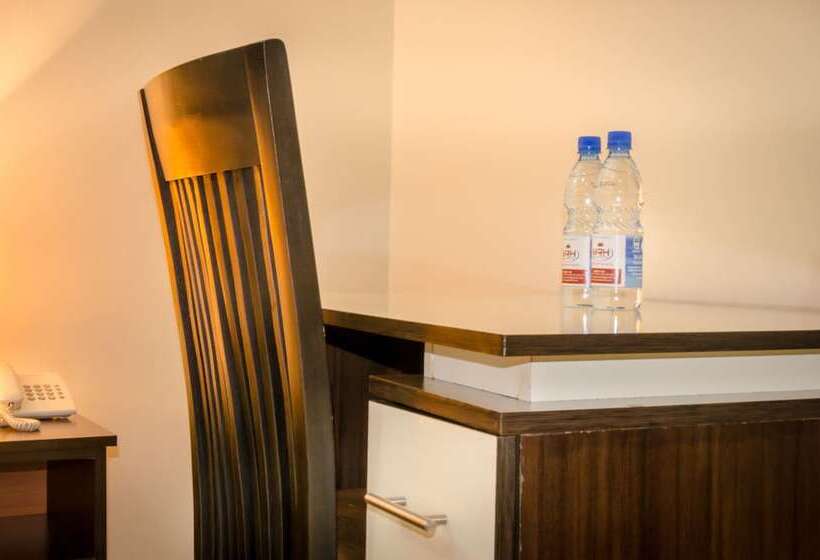 جناح إدارى, Marie S Royale