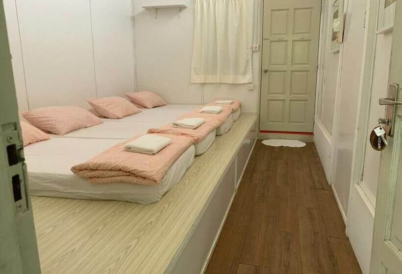 חדר משפחתי חדר אמבטיה משותף, Moonriver Lodge