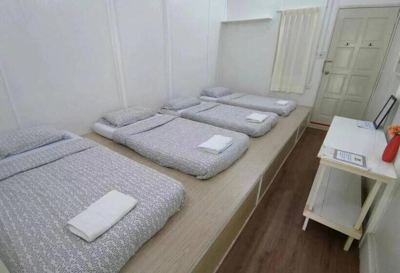 חדר משפחתי חדר אמבטיה משותף, Moonriver Lodge