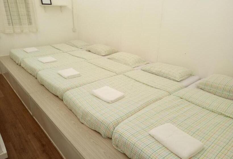 غرفة عائلية حمام مشترك, Moonriver Lodge