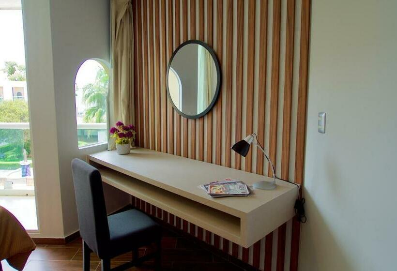 اتاق استاندارد چهار تخته, Posada Senorial