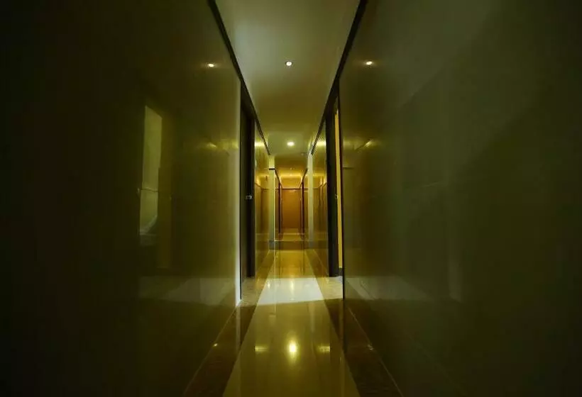 اتاق لوکس, Season 4 Residences  Thiruvanmiyur Near Tidel Park Apollo Proton Cancer Center And Iit Madras Resear