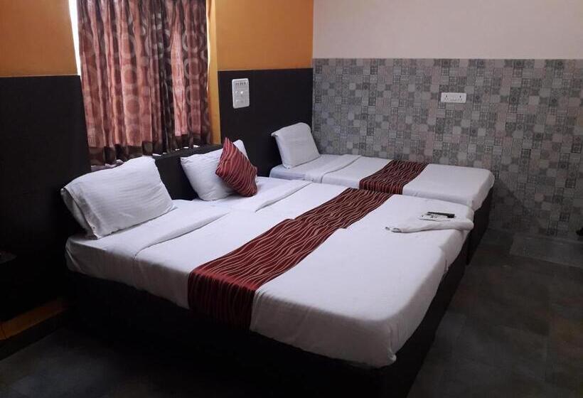 חדר משפחתי דלוקס, Season 4 Residences  Thiruvanmiyur Near Tidel Park Apollo Proton Cancer Center And Iit Madras Resear
