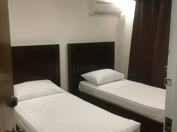 חדר סופריור, Teo Fel Pension