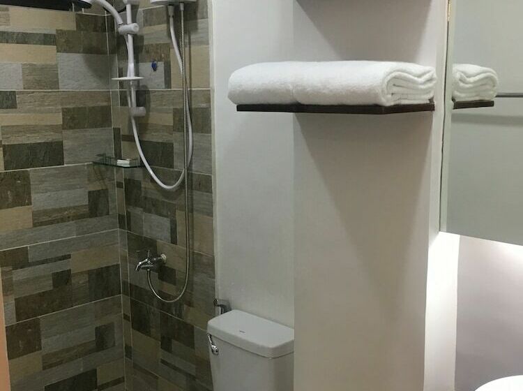 חדר סופריור, Teo Fel Pension