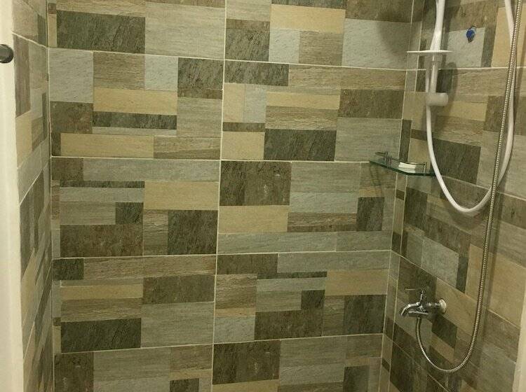 חדר סופריור, Teo Fel Pension