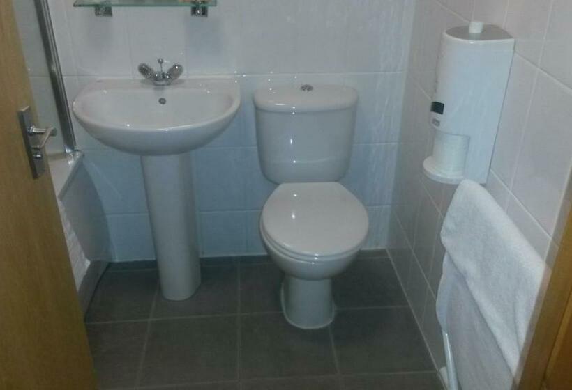 חדר משפחתי, The Gilvenbank