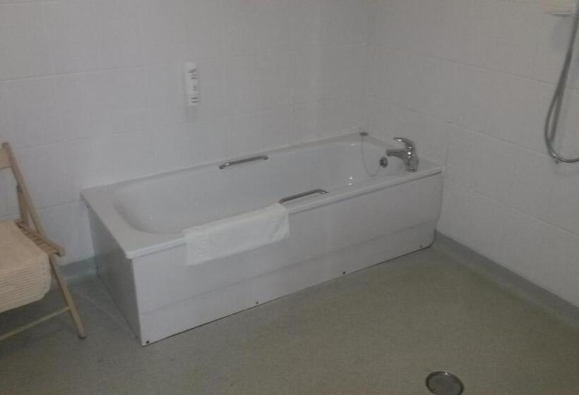 חדר סטנדרט מותאם לאדם עם מוגבלויות, The Gilvenbank