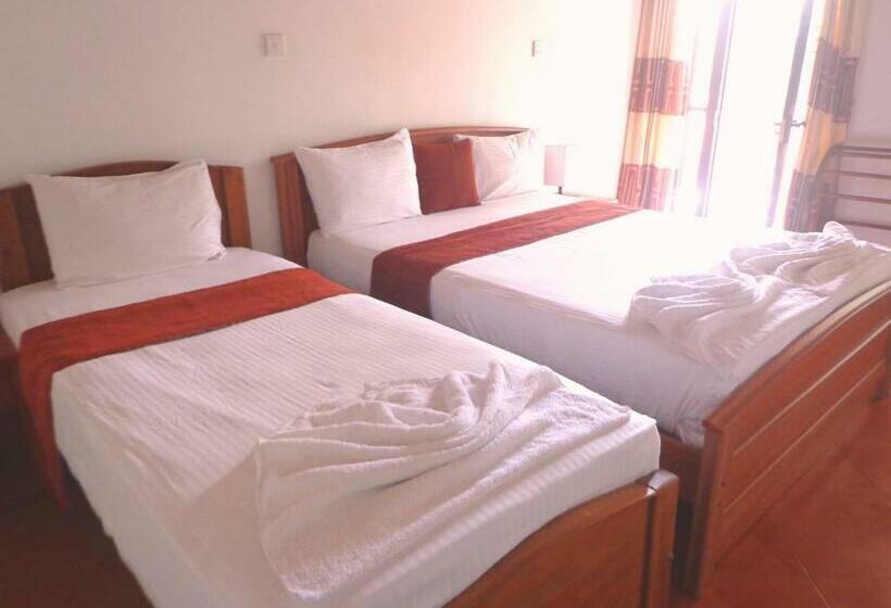חדר דלוקס לשלושה, Vino Villa Tourists & Local Accommodations   24 Hrs