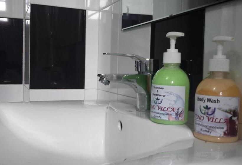 Quarto Deluxe com Sacada, Vino Villa Tourists & Local Accommodations   24 Hrs