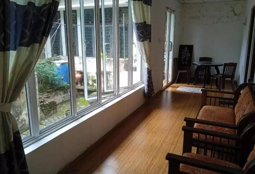 エコノミールーム, Vino Villa Tourists & Local Accommodations   24 Hrs