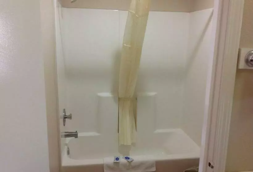 スタンダードルーム, Deluxe Inn Airport