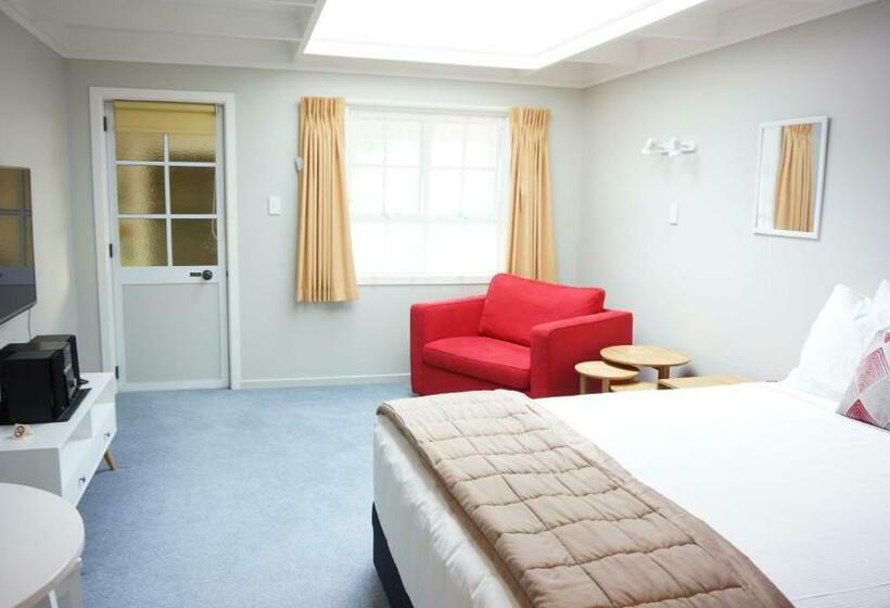 スタンダードスタジオ, Phoenix Thermal Resort  Taupo