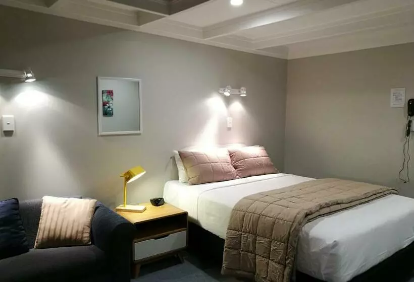 スタンダードスタジオ, Phoenix Thermal Resort  Taupo