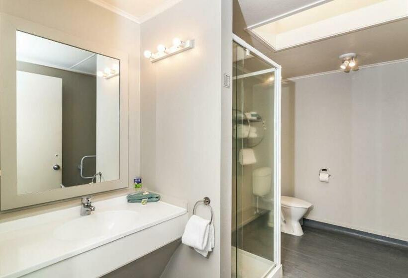 スタンダードスタジオ, Phoenix Thermal Resort  Taupo