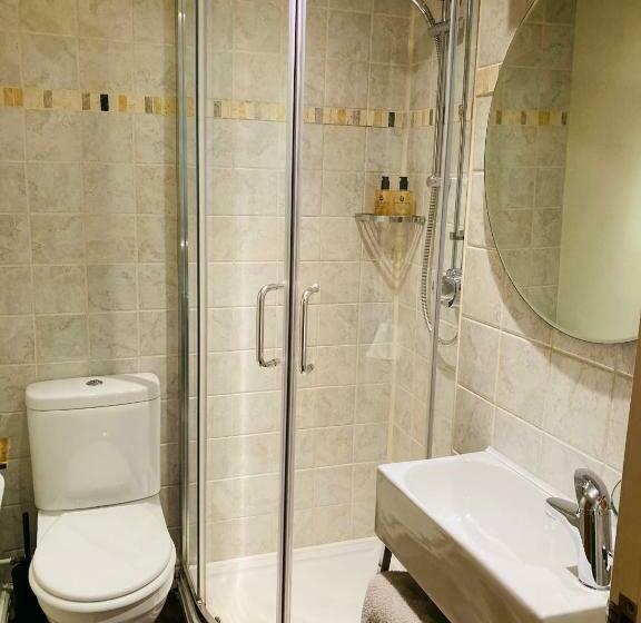 غرفة قياسية, The Waves