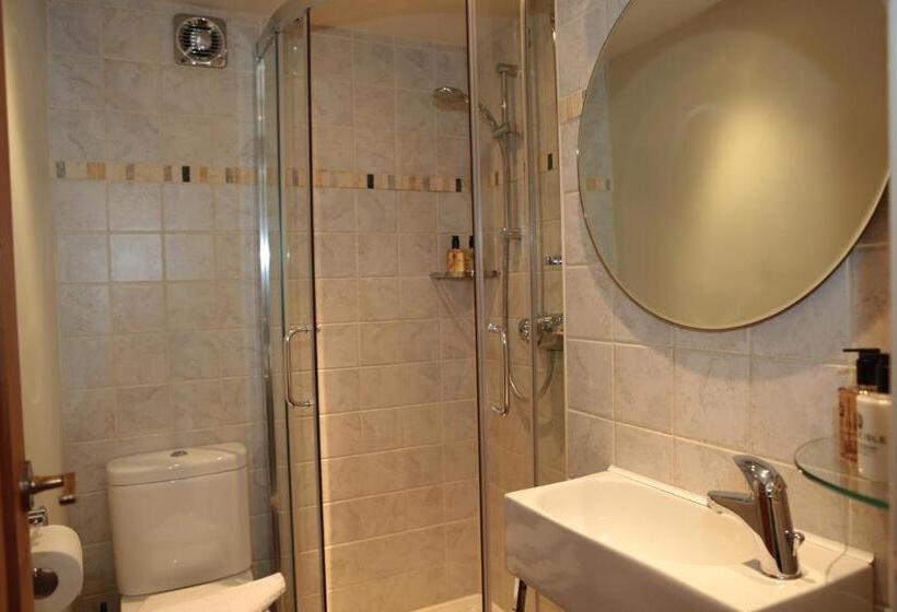 غرفة ديلوكس, The Waves