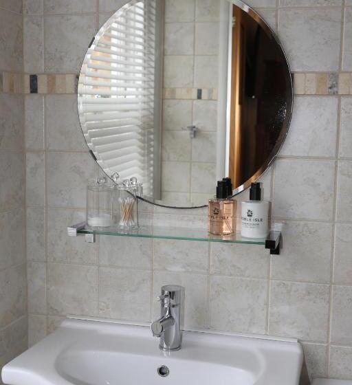 غرفة قياسية, The Waves