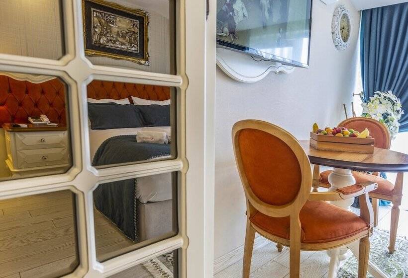 اتاق لوکس با چشمانداز دریا, Andalouse Suite