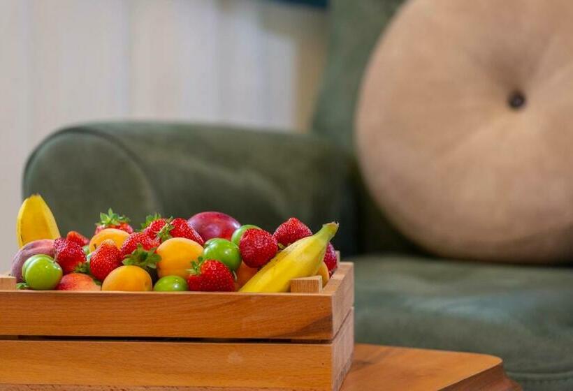 سوییت جونیور با بالکن, Andalouse Suite