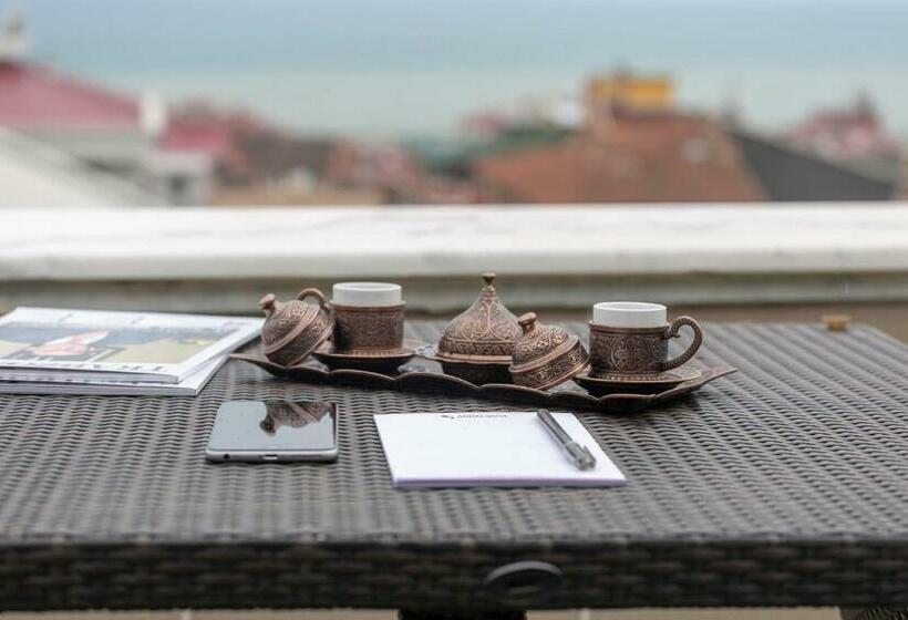 اتاق لوکس با چشمانداز دریا, Andalouse Suite