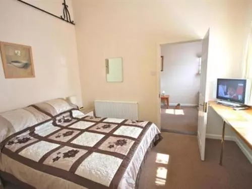 اتاق استاندارد, The Bridge Guest House