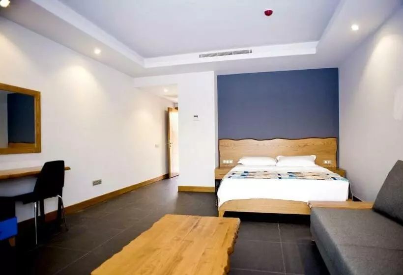 اتاق لوکس با چشم‌انداز دریا, Degirmenburnu Residence