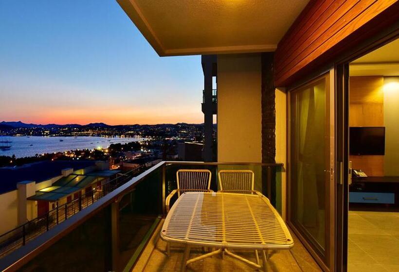 דירת חדר נוף לים, Degirmenburnu Residence