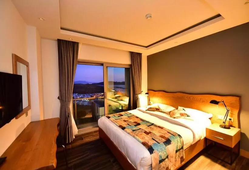 آپارتمان 1 خوابه با چشم‌انداز دریا, Degirmenburnu Residence