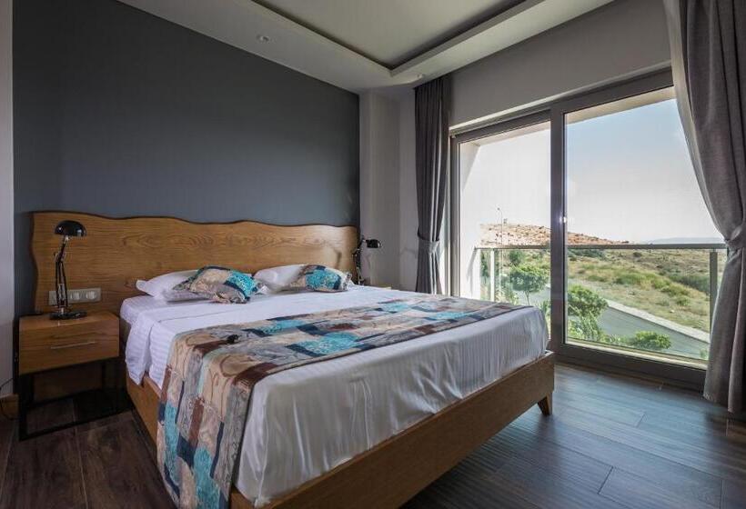 דירת חדר נוף לים, Degirmenburnu Residence