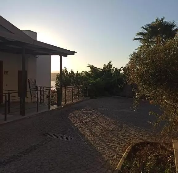 اتاق استاندارد با چشم‌انداز باغ, Degirmenburnu Residence
