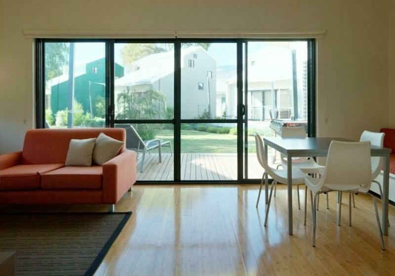 2ベッドルームハウス, Footprints Preston Beach