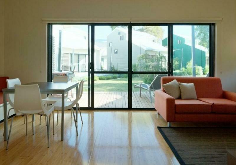 2ベッドルームハウス, Footprints Preston Beach